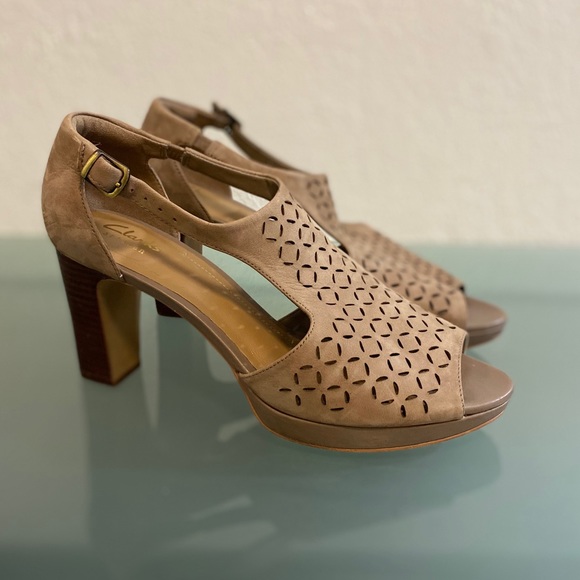 clarks shoes artisan sandal